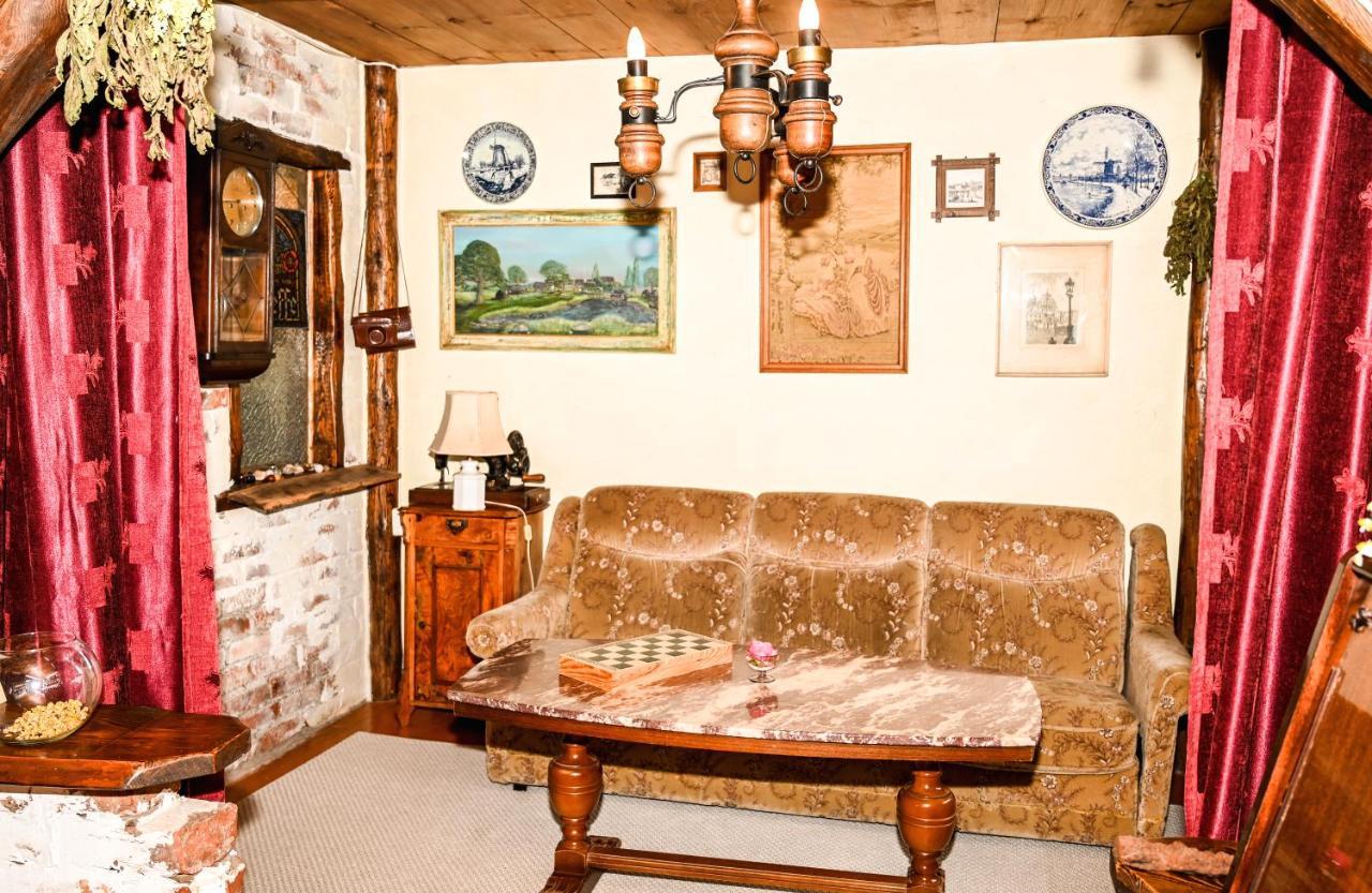 Idilliska Latgaliesu Lauku Maja Ar Melno Pirti Villa Aglona Bagian luar foto